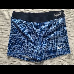 Women’s Nike Pro shorts 3”